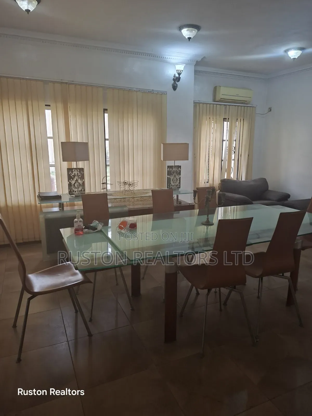 Furnished 6bdrm Mansion in Agodi for rent