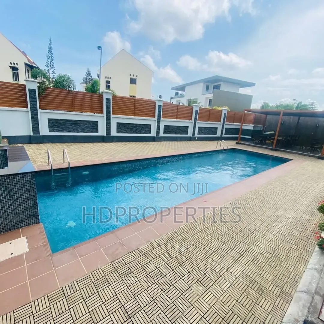 4bdrm Apartment in Ocean Parade, Lagos Island / Lagos Island for rent