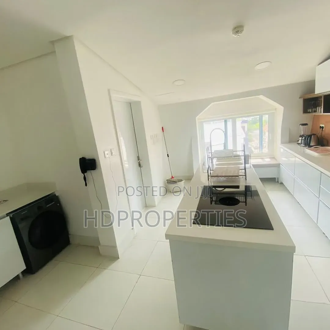 4bdrm Apartment in Ocean Parade, Lagos Island / Lagos Island for rent