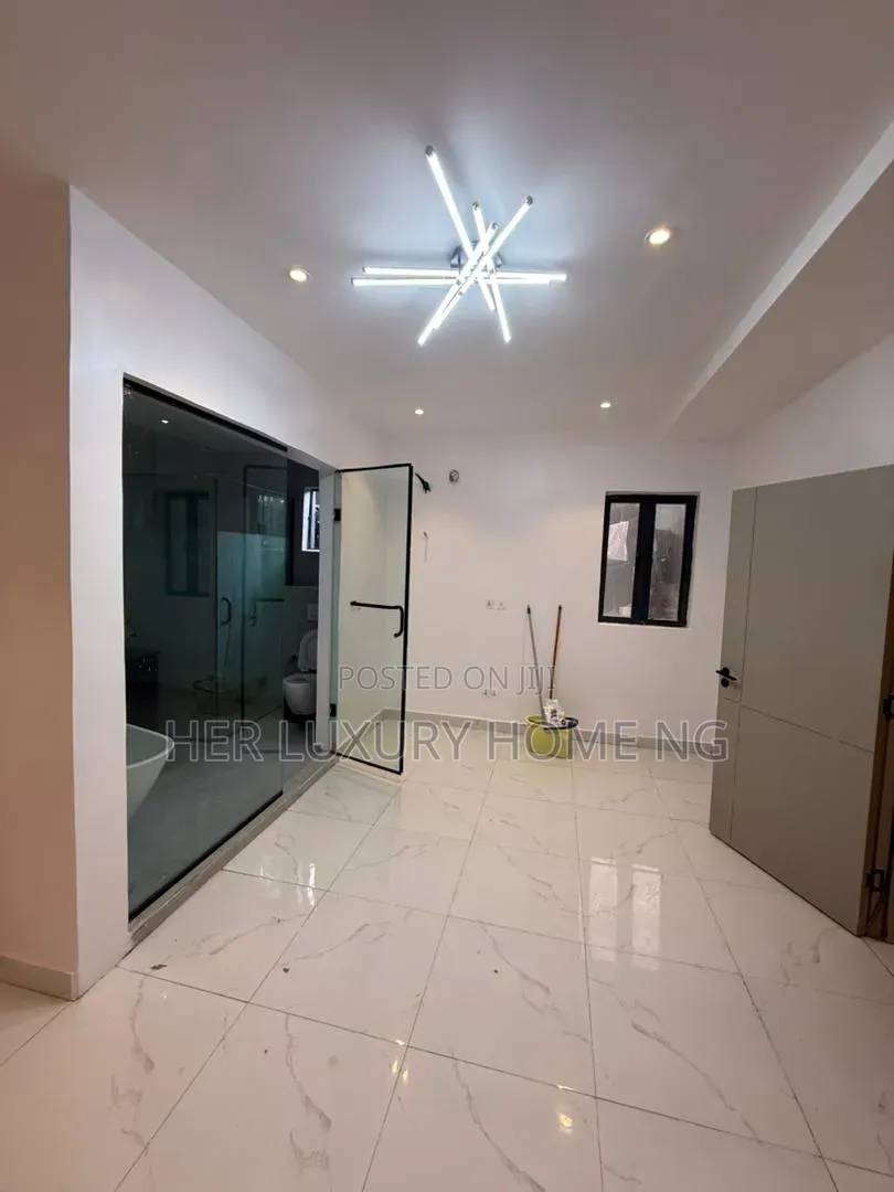 1bdrm Apartment in Babalola Garden for sale
