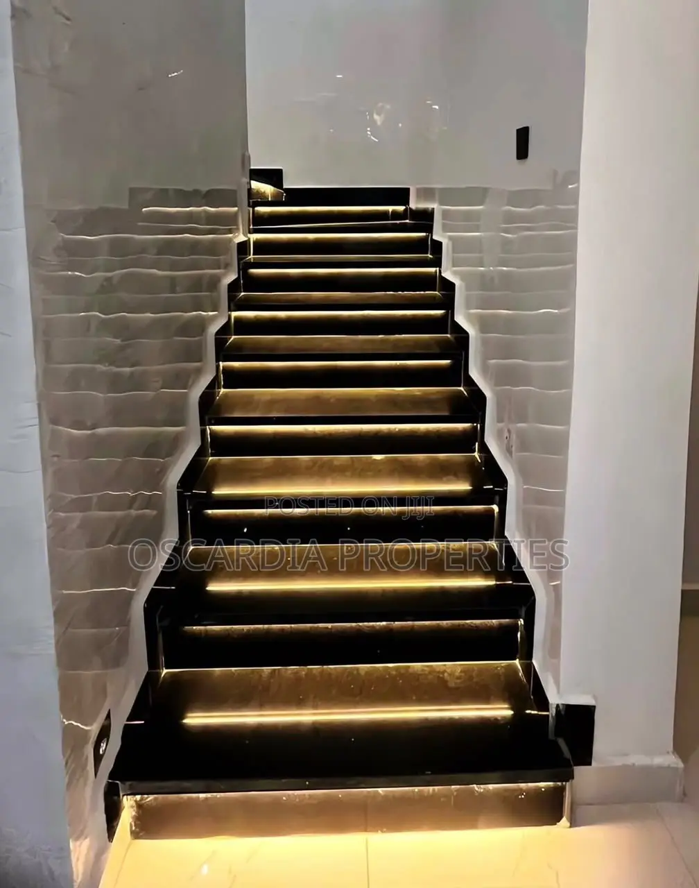 5bdrm Duplex in Apo Resettlement for sale