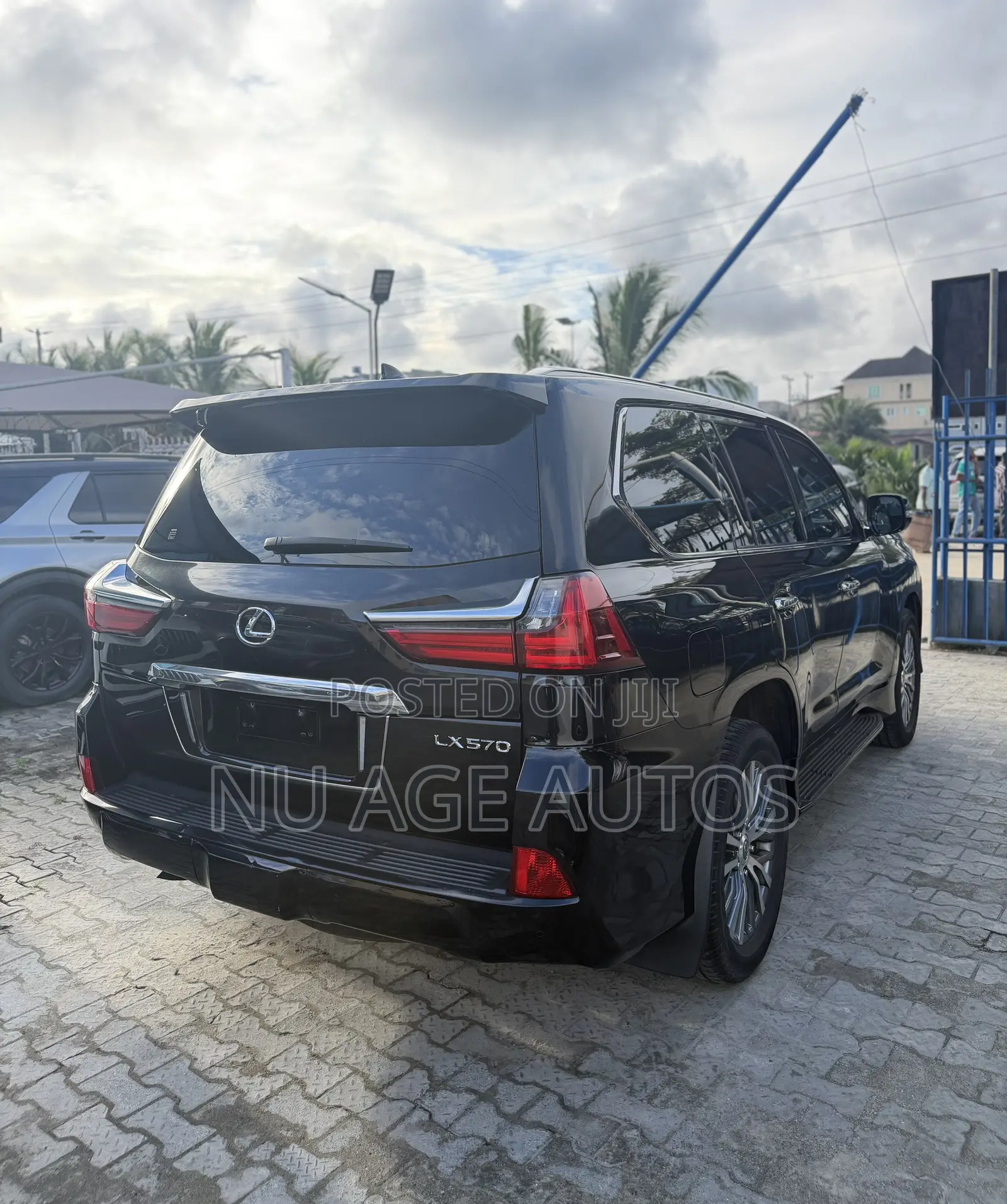 Lexus LX 570 AWD 2018 Black