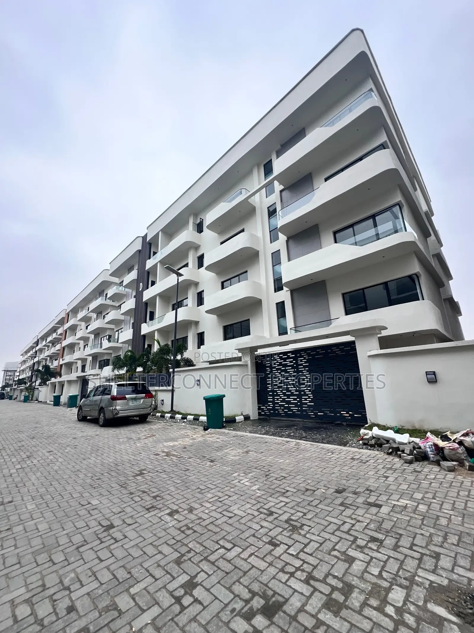 2bdrm Apartment in Lekki Phase 1 for rent