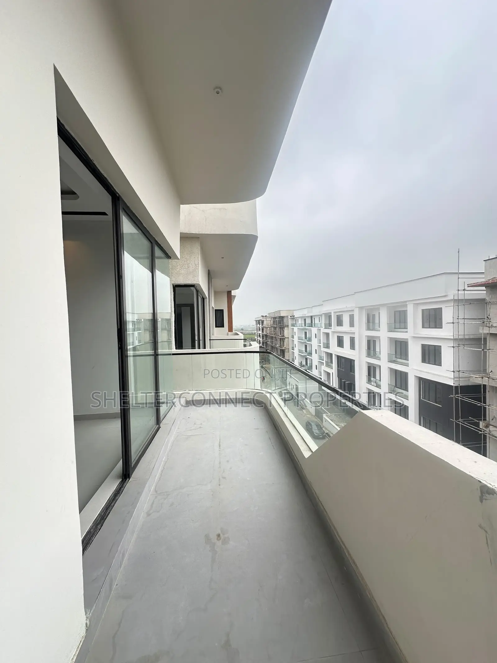 2bdrm Apartment in Lekki Phase 1 for rent