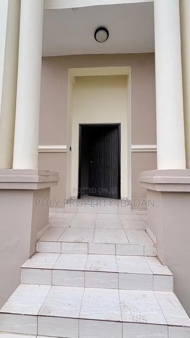 Furnished 4bdrm Duplex in Olive Court , Agodi, Ibadan for rent