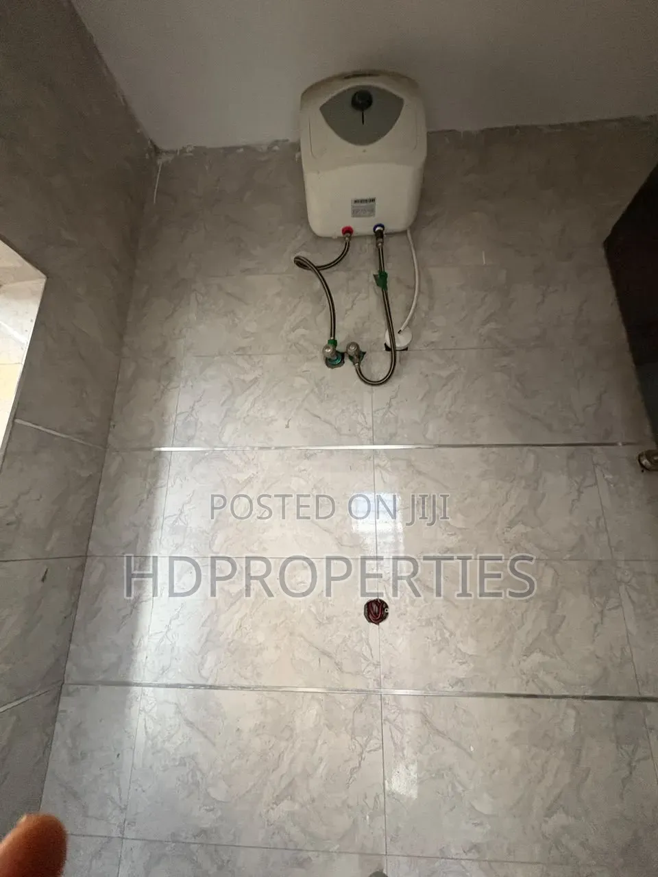 1bdrm Apartment in Abudu Court, Lagos Island / Lagos Island for rent
