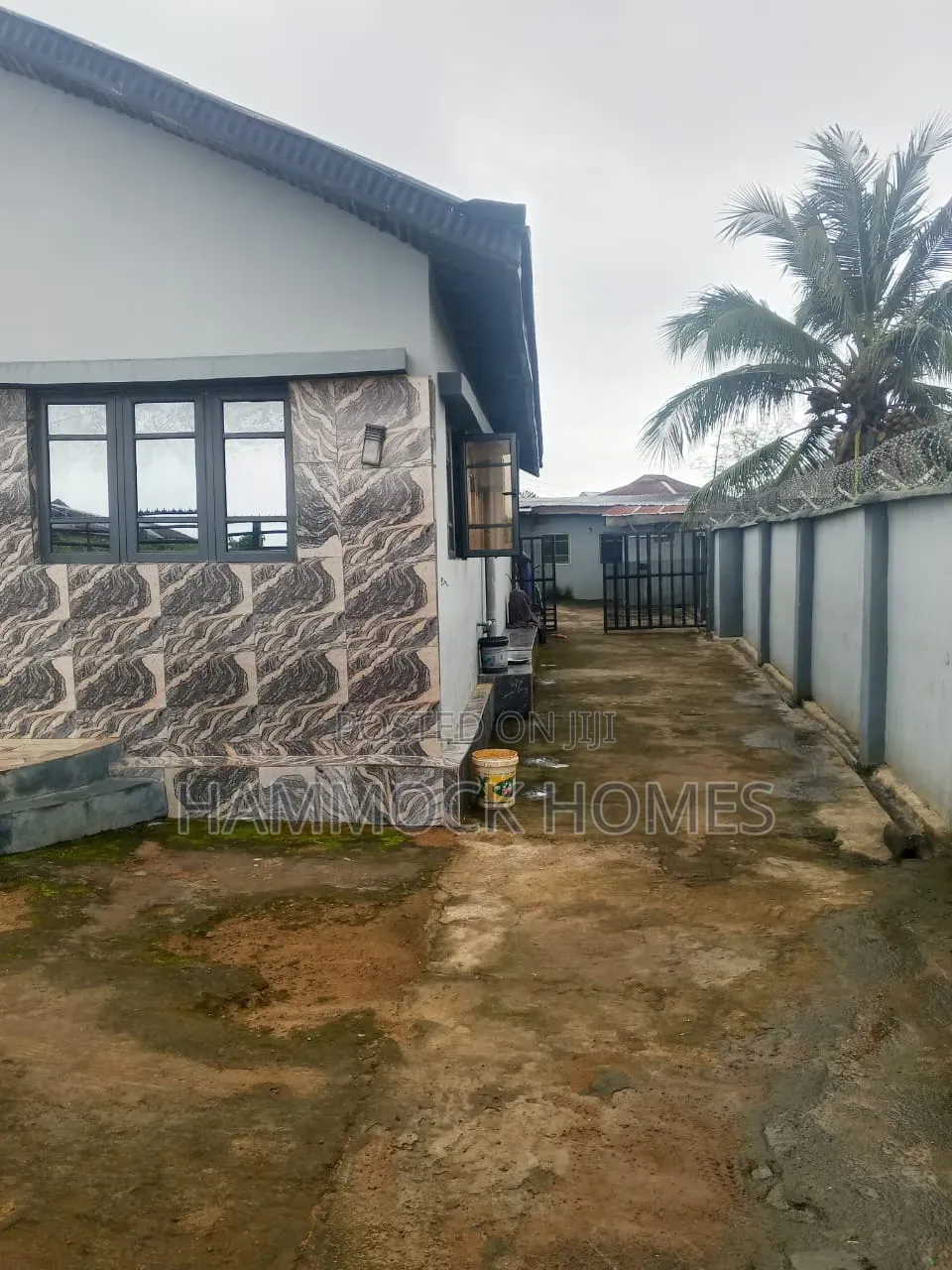 4bdrm Bungalow in Alakia for sale