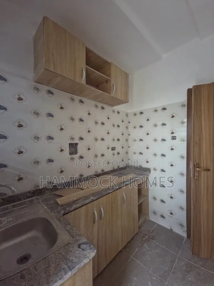 2bdrm Block of Flats in Akala Express for rent