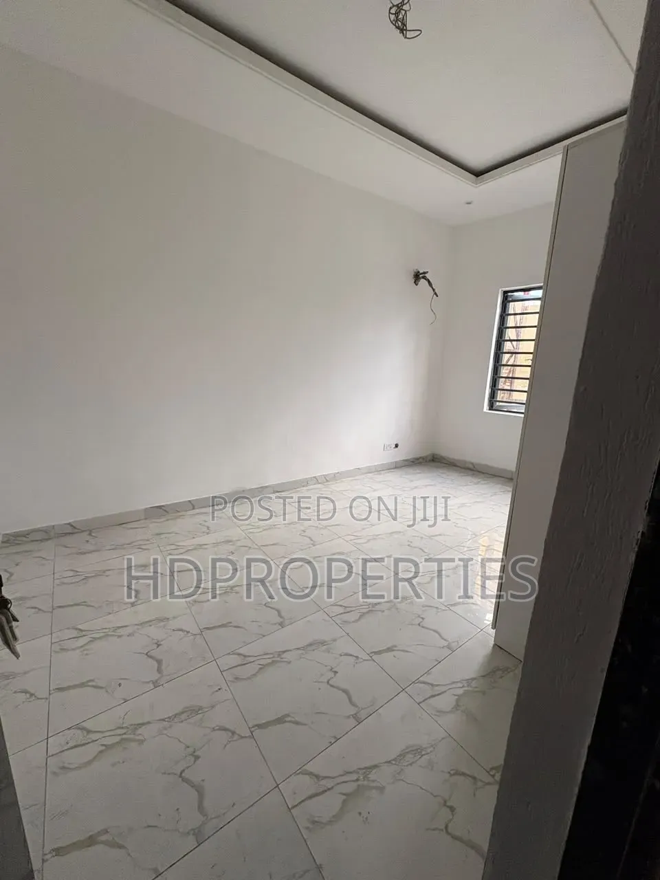 1bdrm Shared Apartment in Abudu Court, Lagos Island / Lagos Island