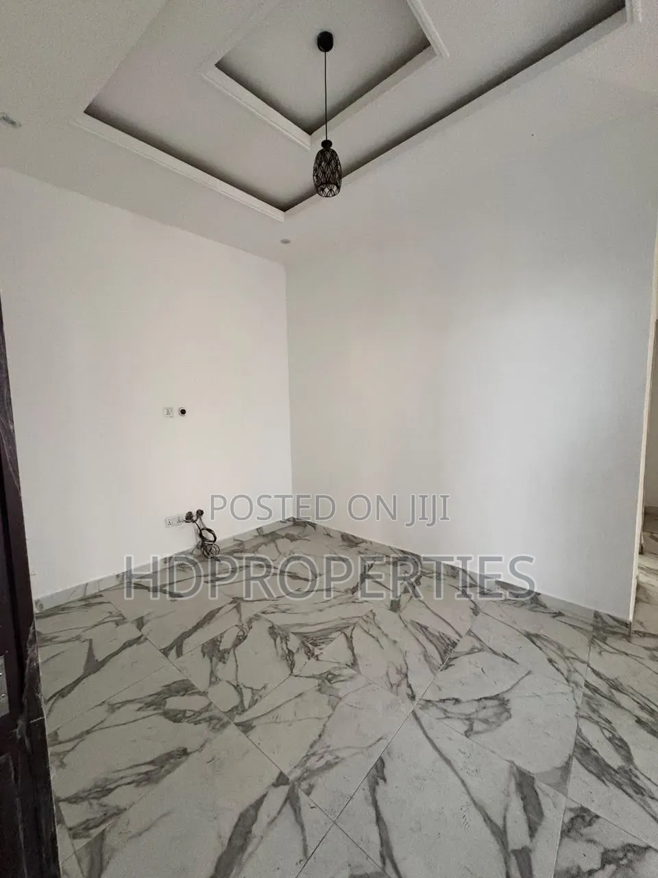 1bdrm Shared Apartment in Abudu Court, Lagos Island / Lagos Island