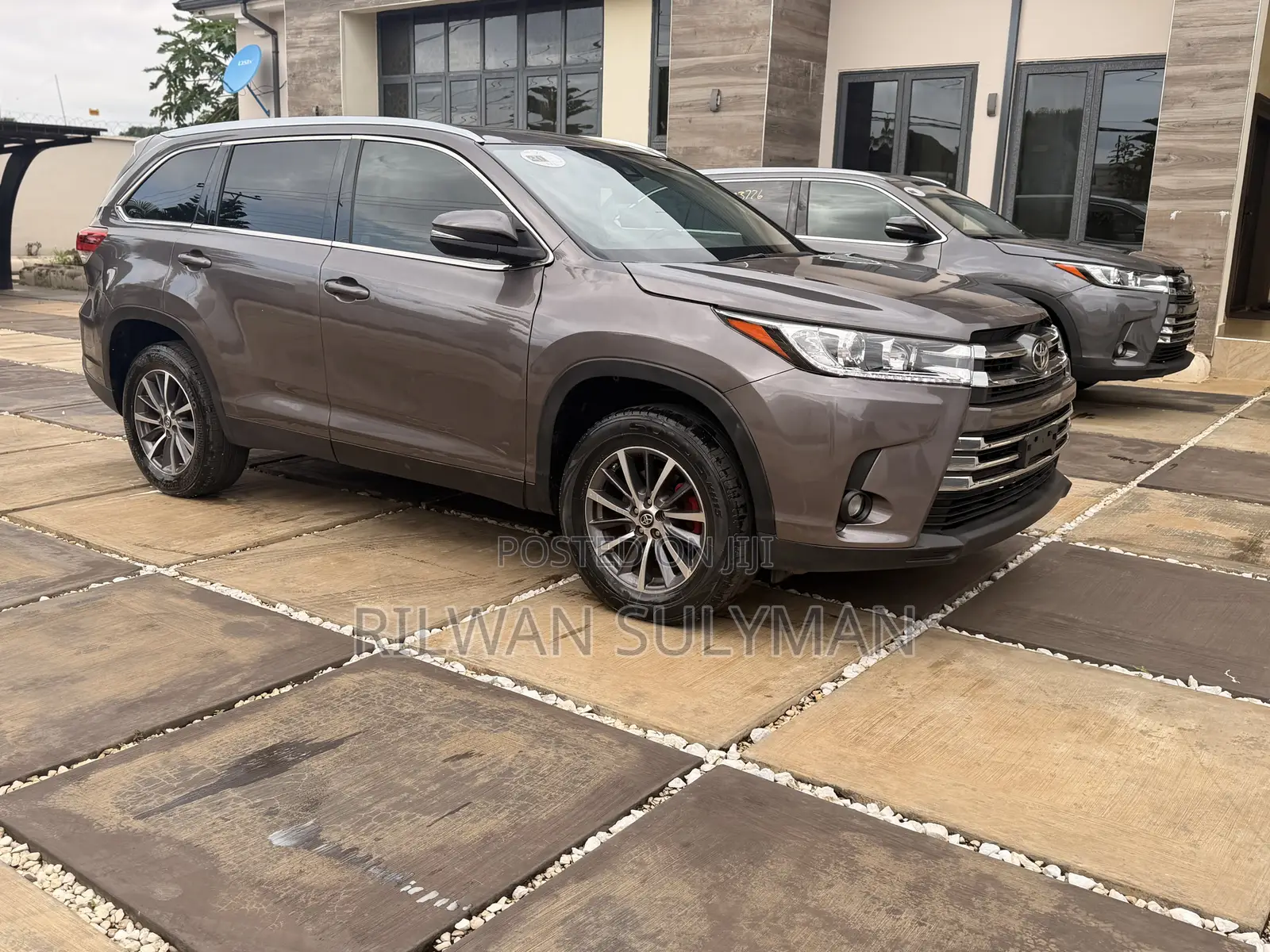 Toyota Highlander XLE 2019 Gray