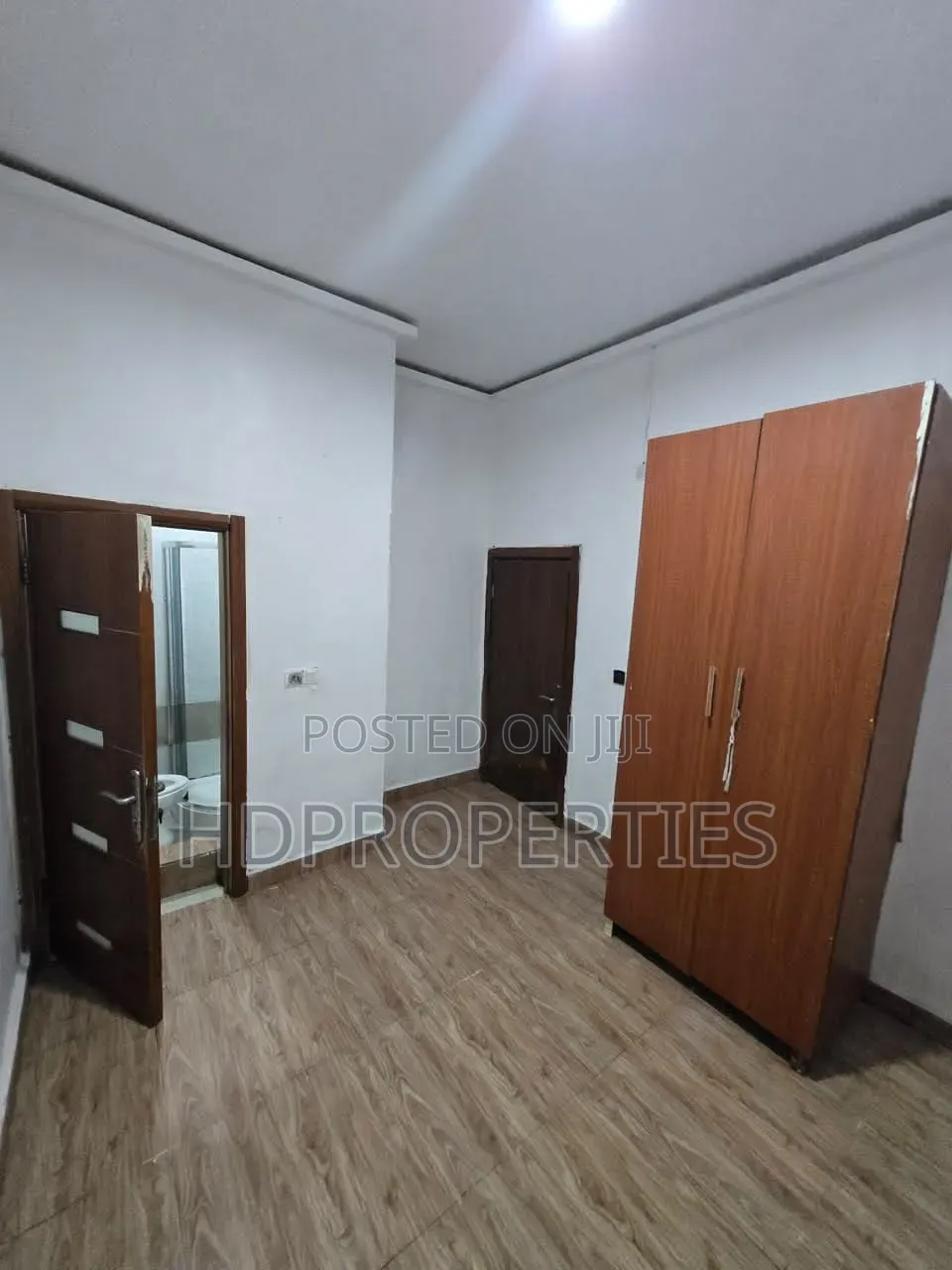 1bdrm Shared Apartment in Jadeville Estate, Lagos Island / Lagos Island