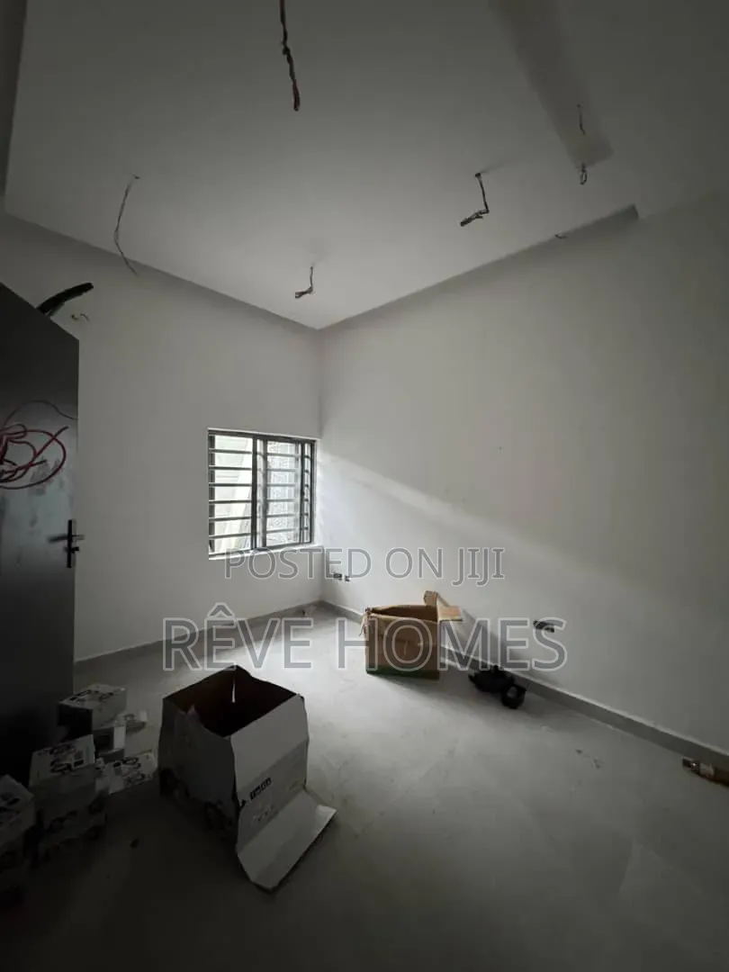 4bdrm Duplex in Obanikoro for sale