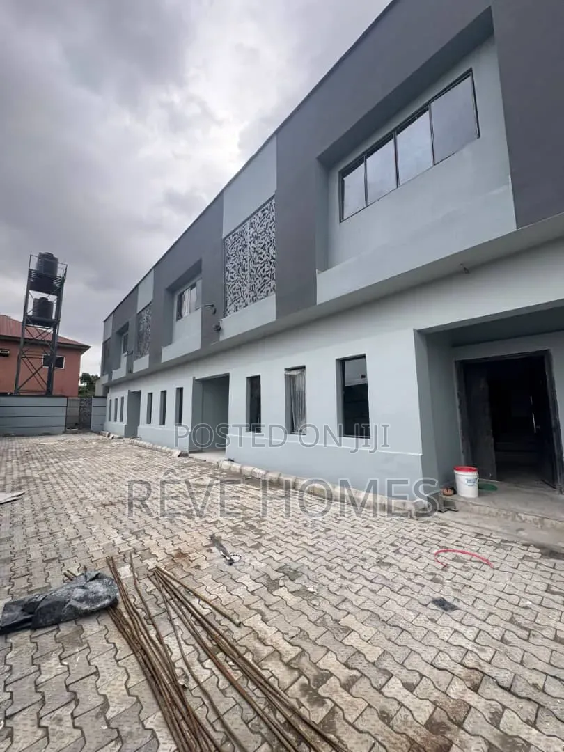 4bdrm Duplex in Obanikoro for sale