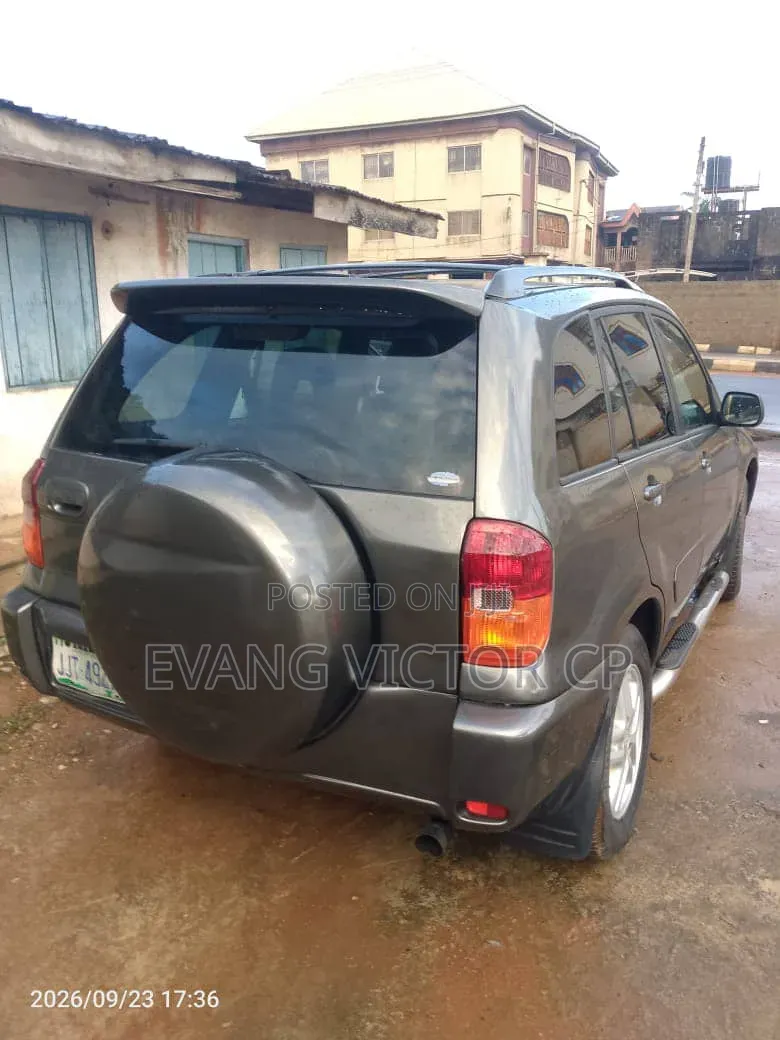 Toyota RAV4 2.0 Automatic 2005 Pearl