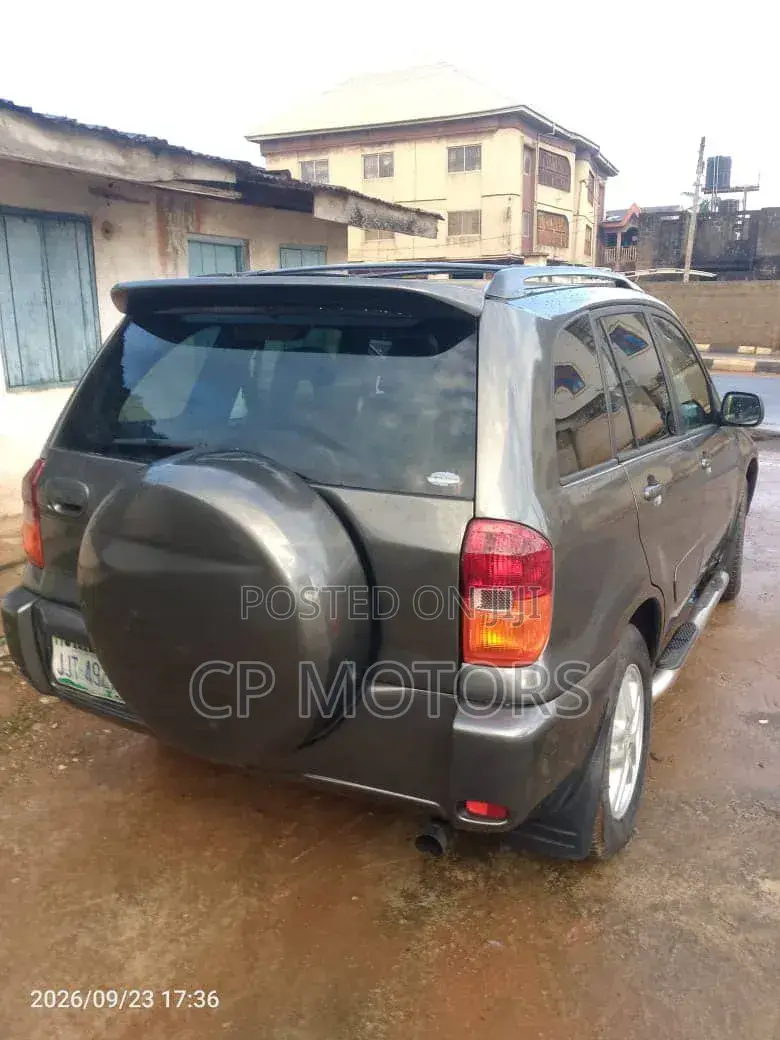 Toyota RAV4 2.0 Automatic 2005 Gray