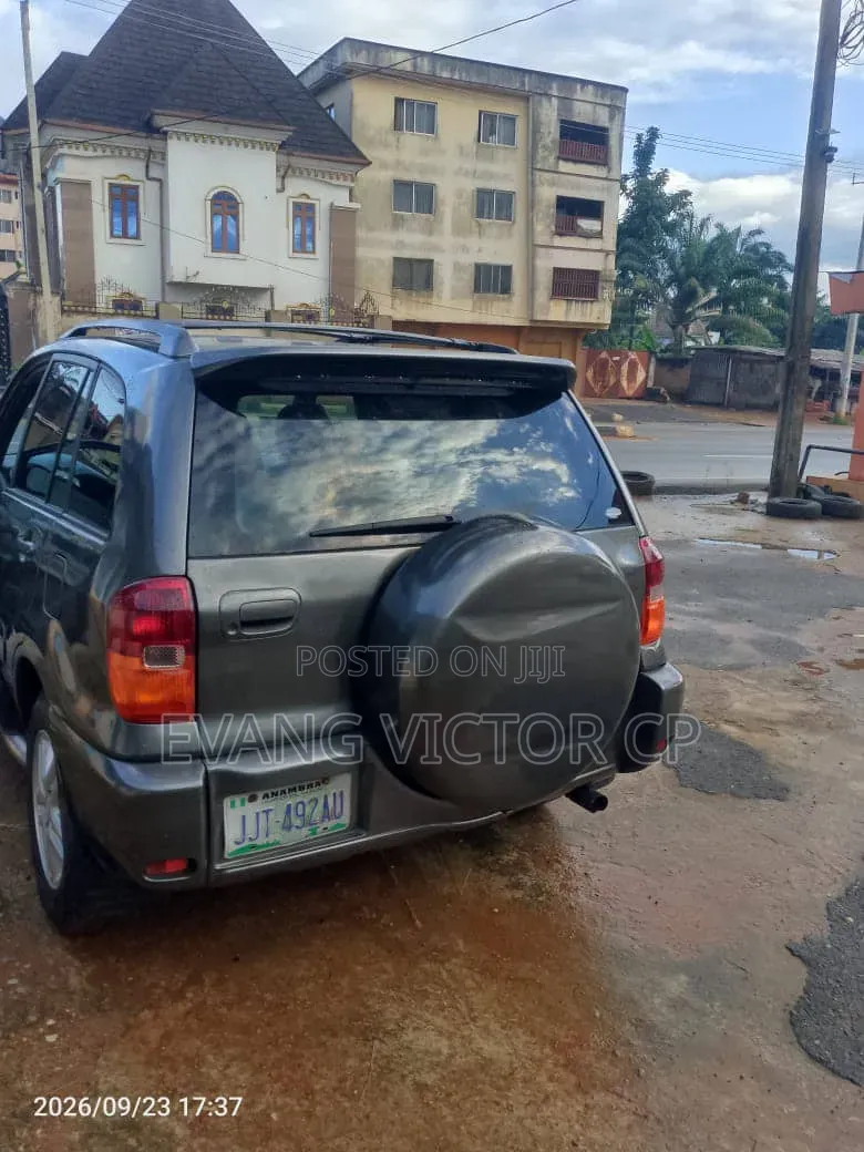Toyota RAV4 2.0 Automatic 2005 Pearl