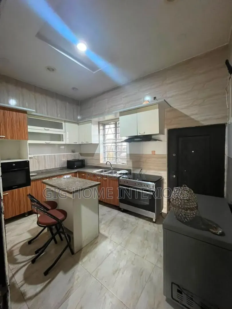 4bdrm Apartment in Chevron for rent