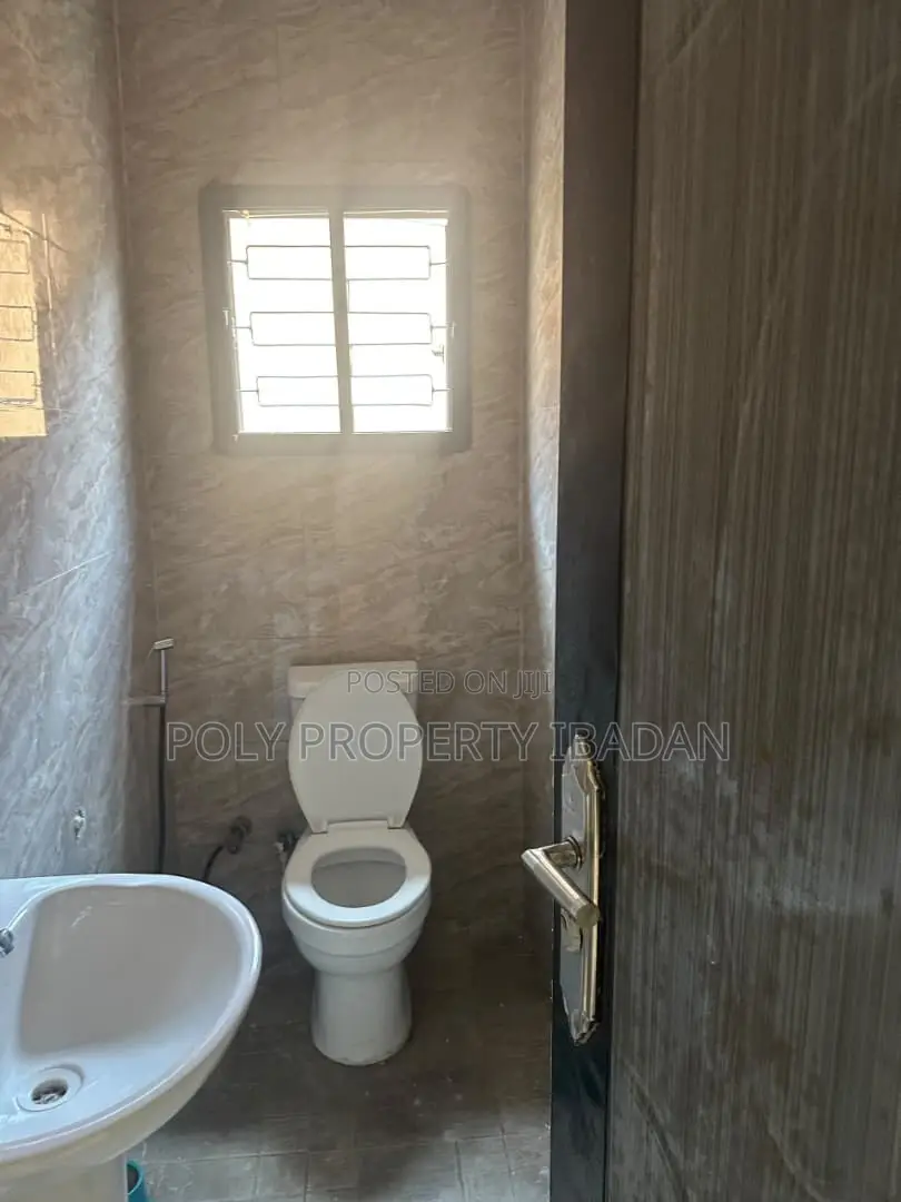 2bdrm Apartment in Aare Bodija, Ibadan for rent