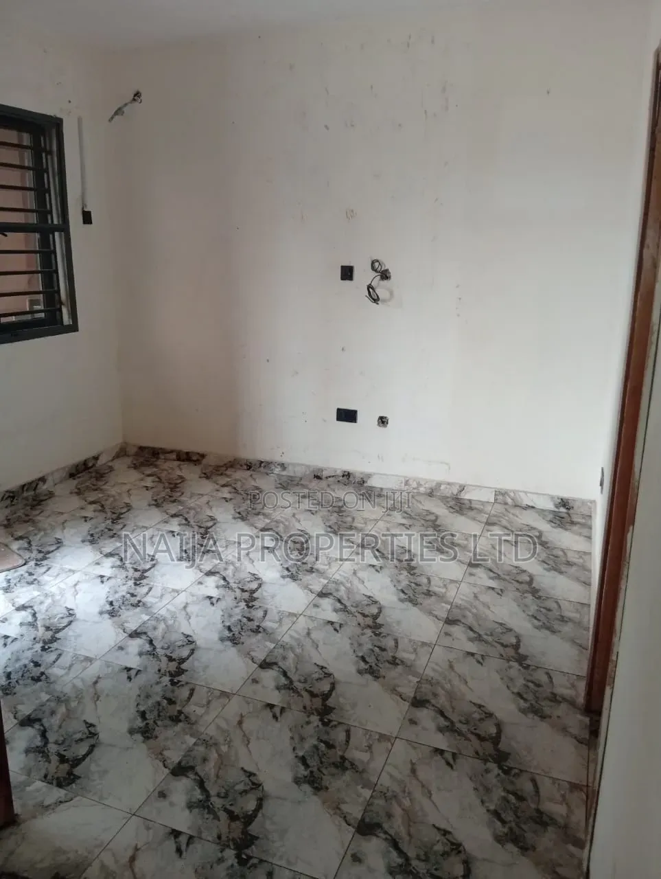 Mini Flat in Ado Rd for rent
