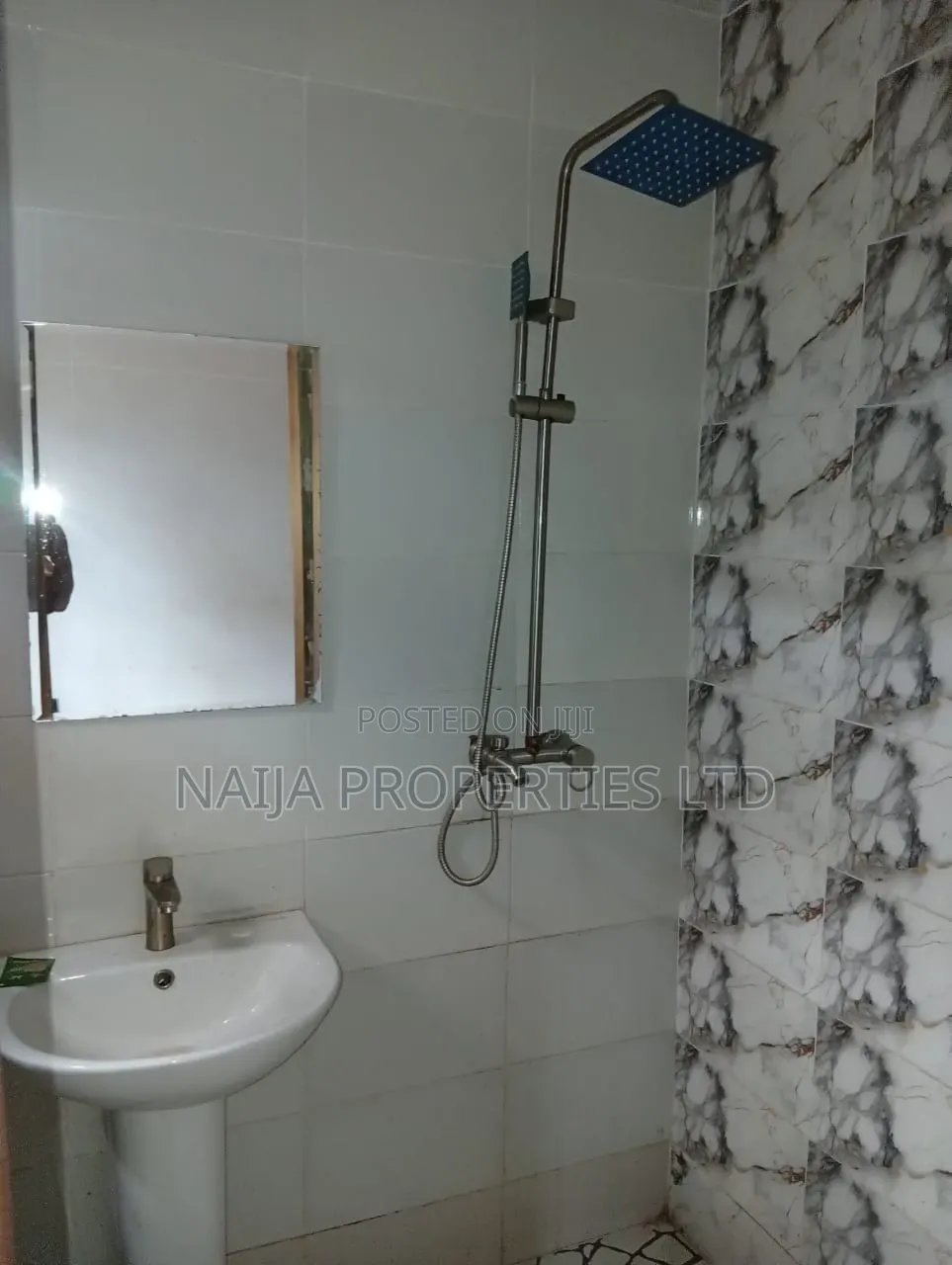 Mini Flat in Ado Rd for rent