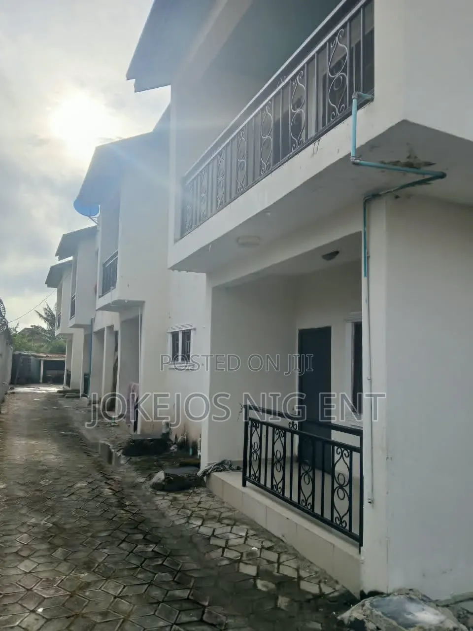 3bdrm Block of Flats in Peninsula Estate for sale