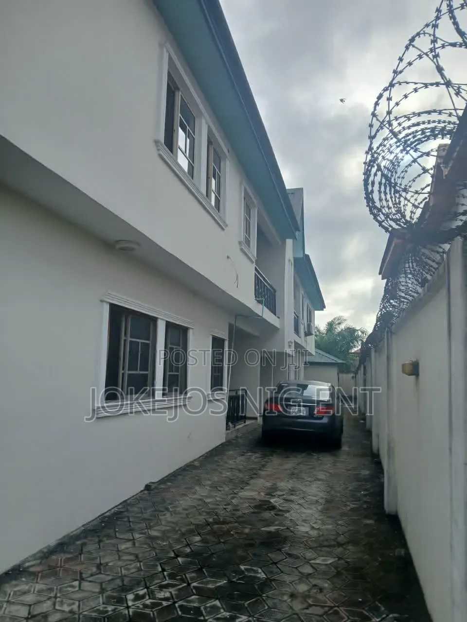 3bdrm Block of Flats in Peninsula Estate for sale