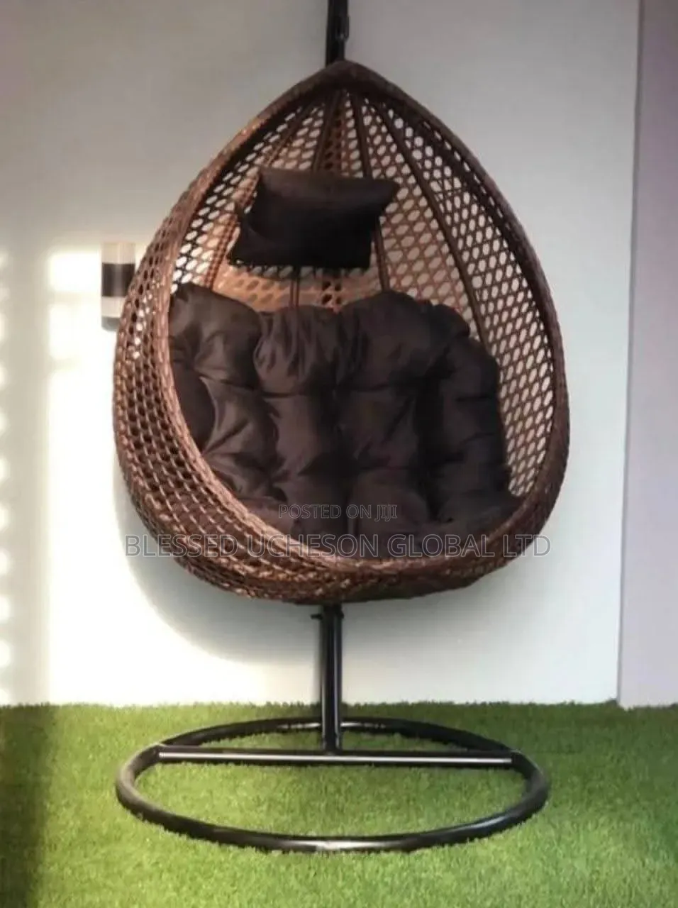 Rattan Hanging Egg Chair With Stand.