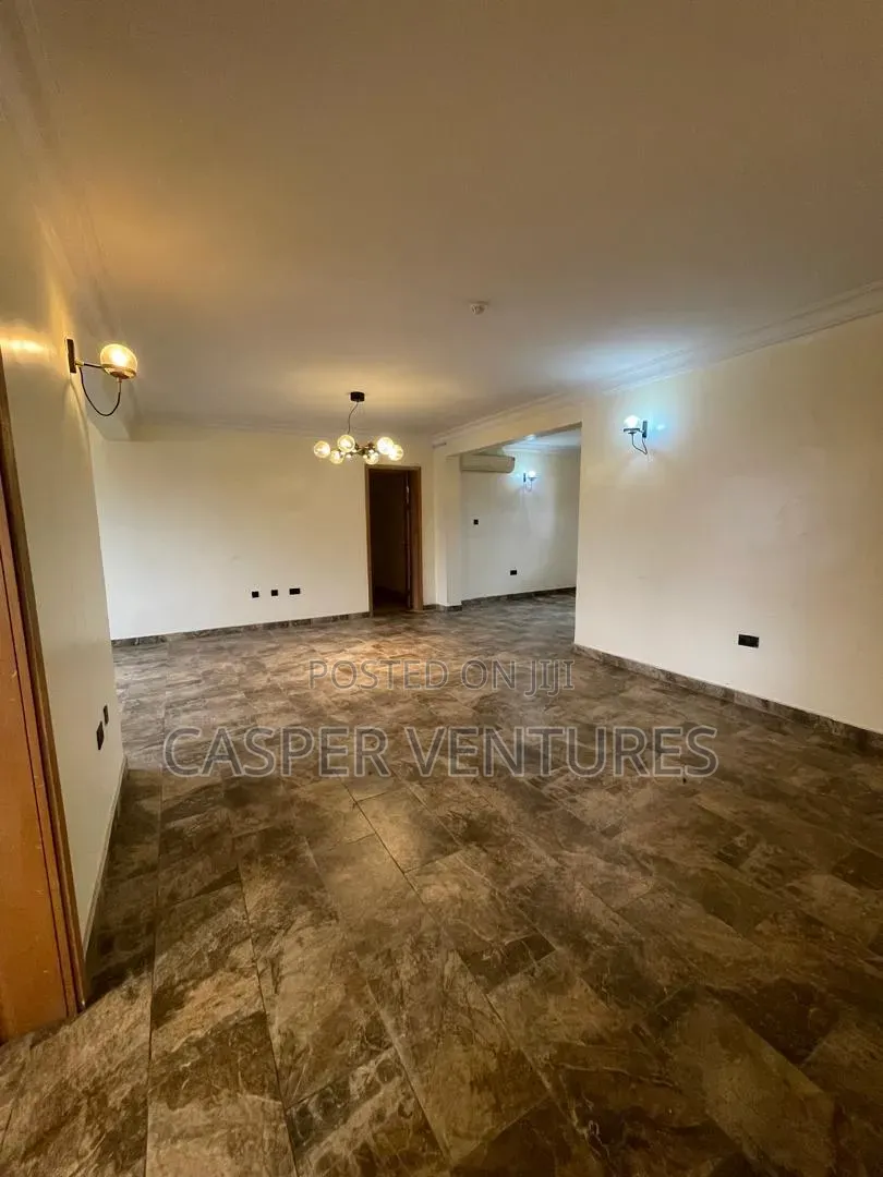 3bdrm Apartment in Freedom Way, Lekki Phase 1 for rent