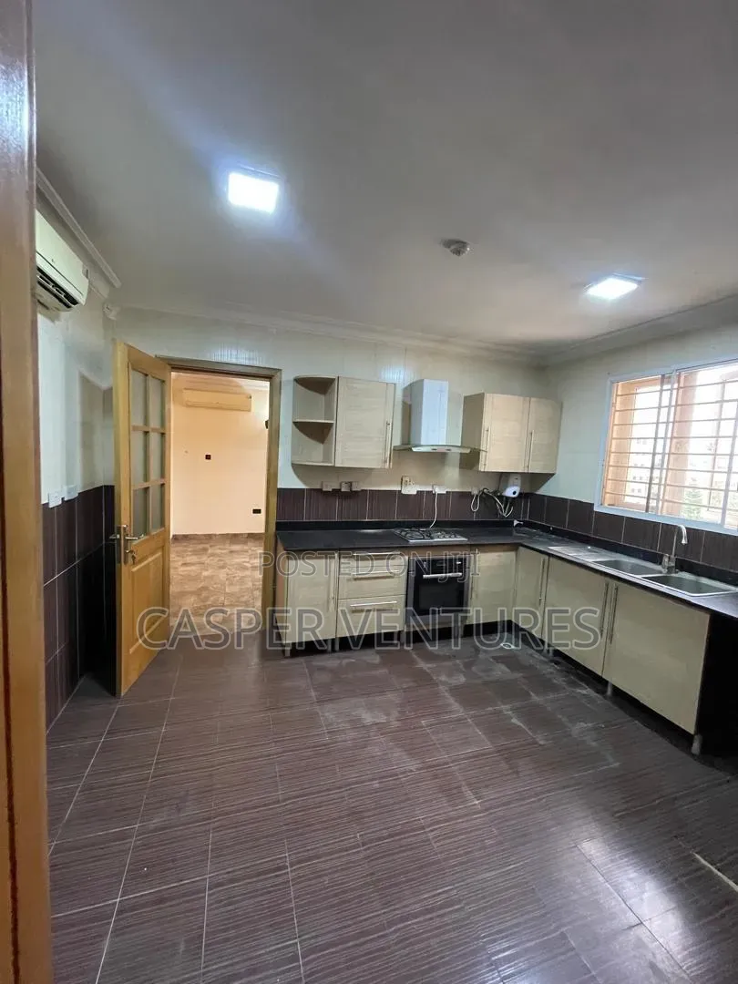 3bdrm Apartment in Freedom Way, Lekki Phase 1 for rent