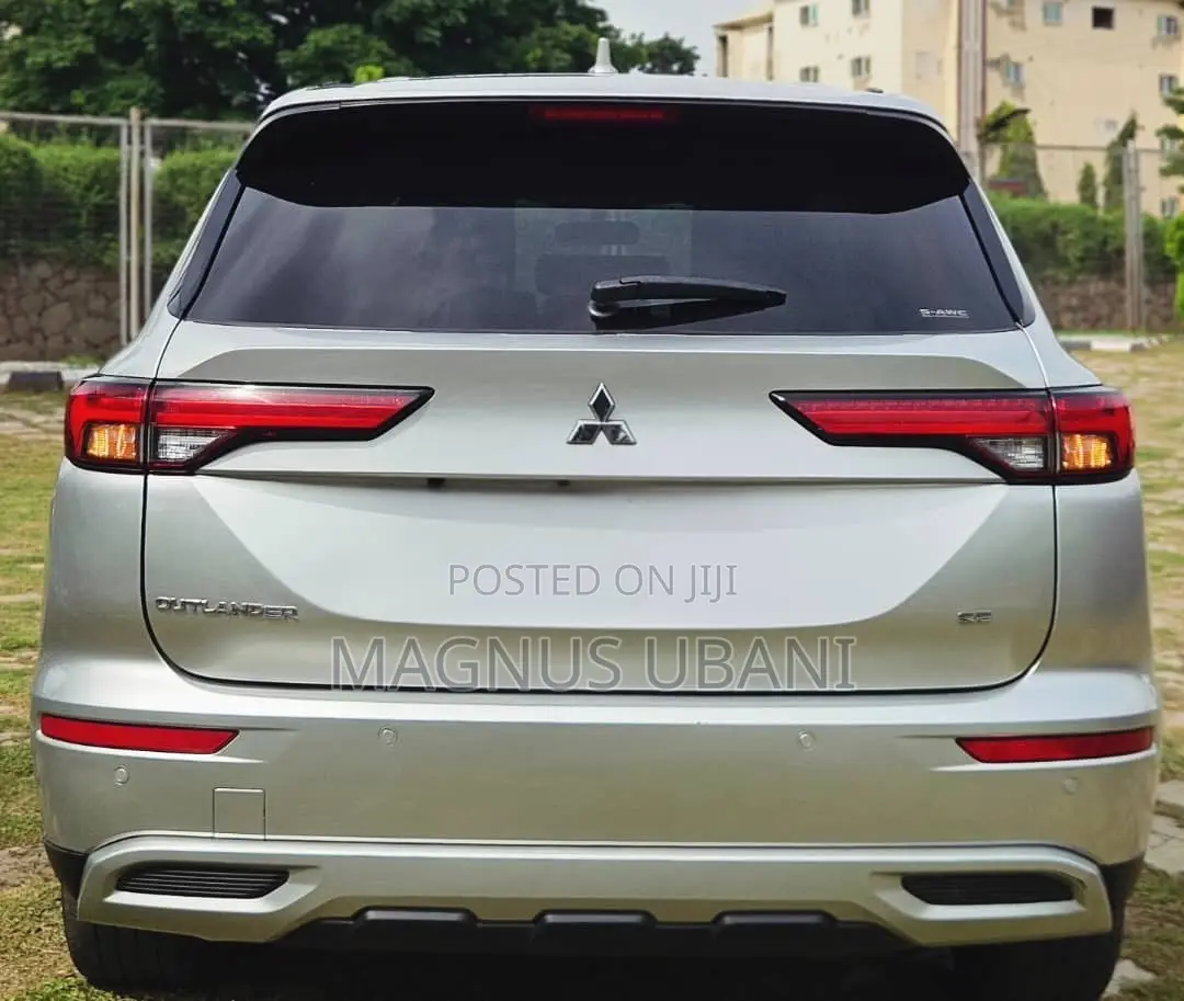 Mitsubishi Outlander SE 2024 Green
