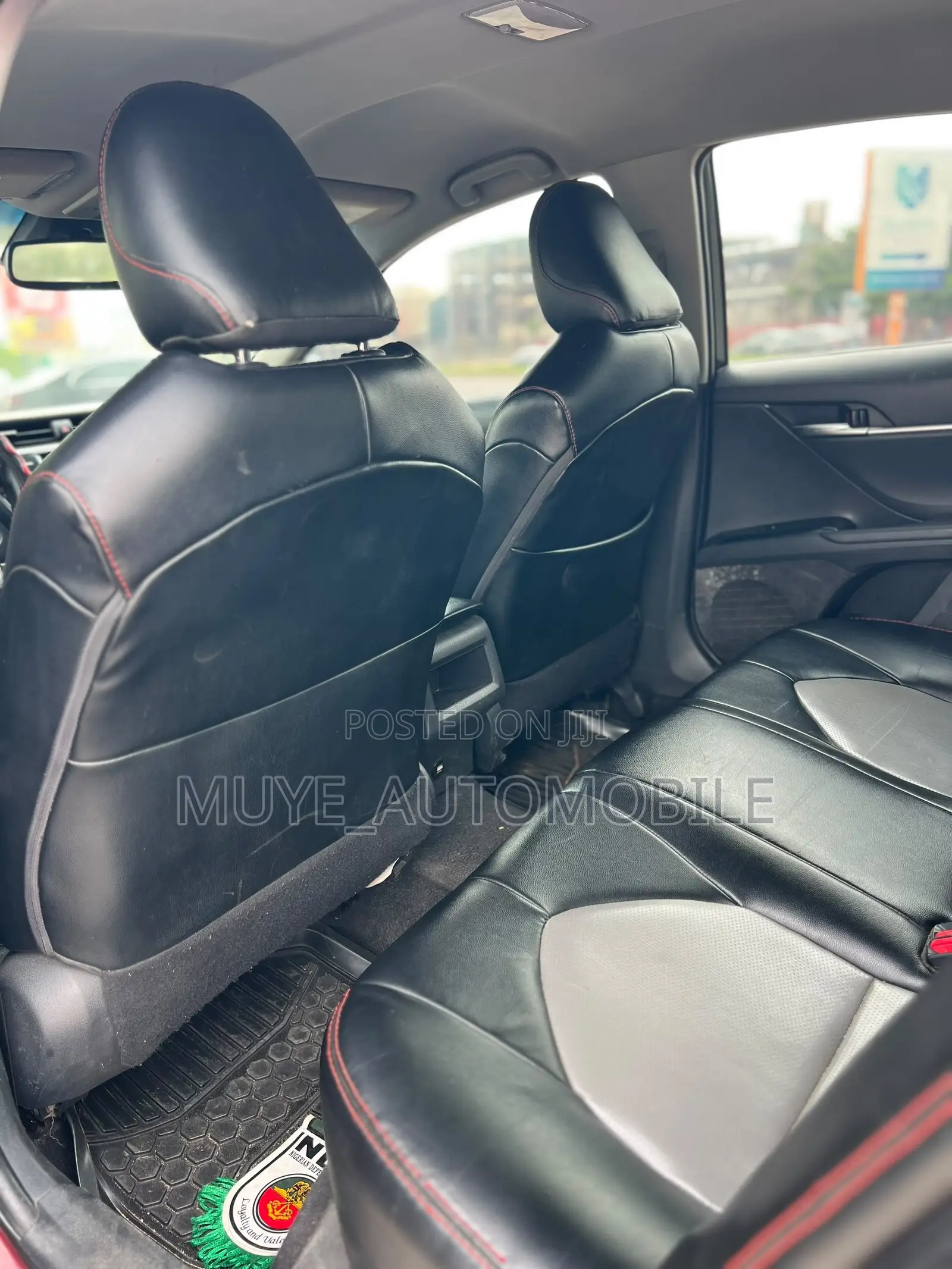 Toyota Camry LE FWD (2.5L 4cyl 8AM) 2018 Red