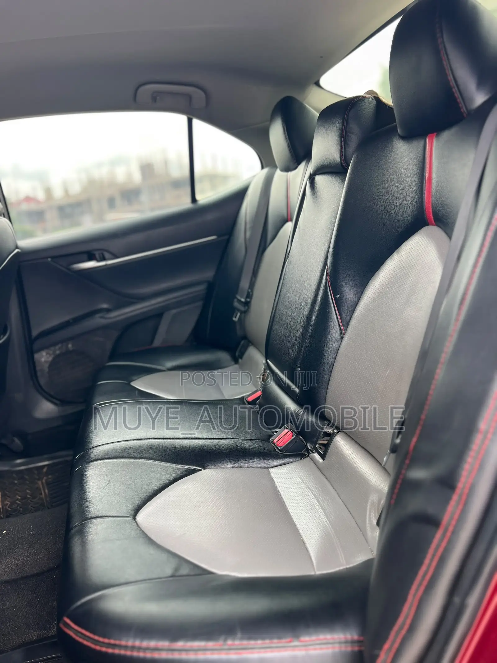 Toyota Camry LE FWD (2.5L 4cyl 8AM) 2018 Red