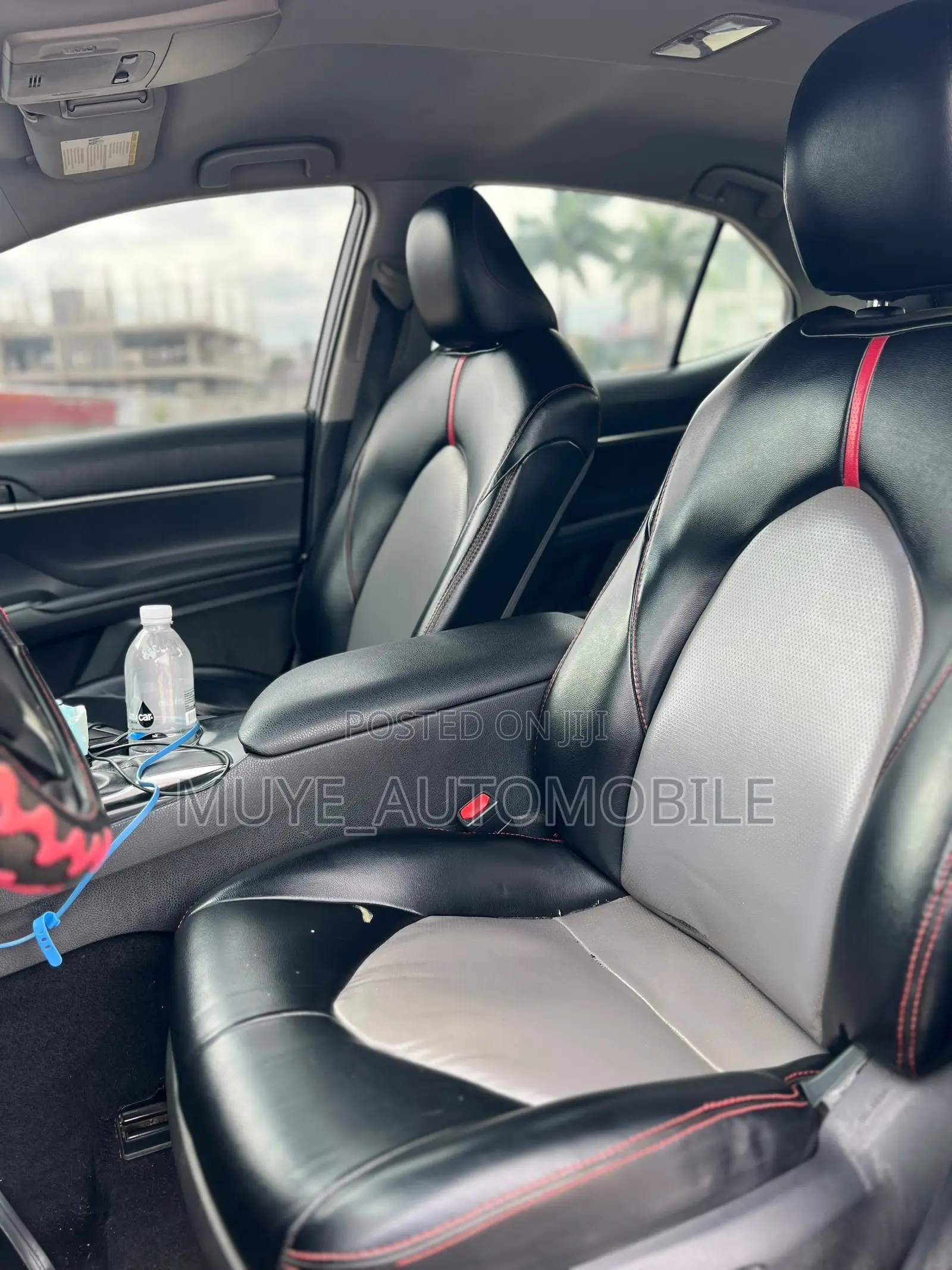 Toyota Camry LE FWD (2.5L 4cyl 8AM) 2018 Red