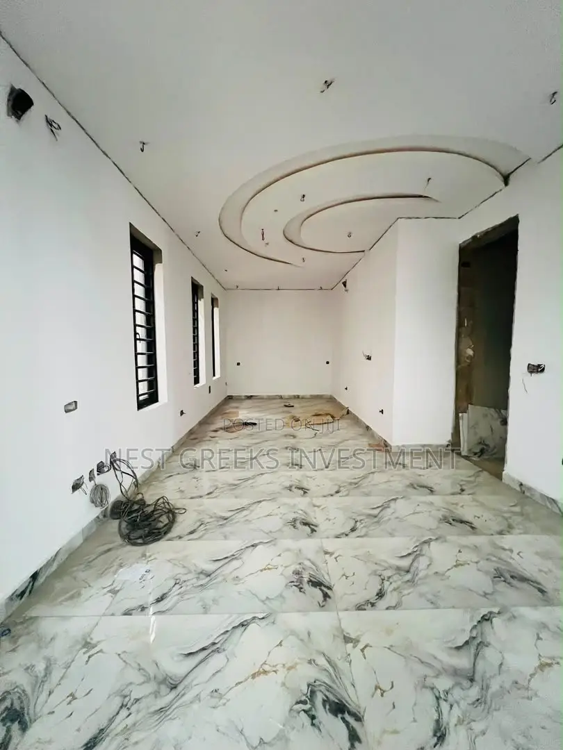 5bdrm Duplex in Adeniyi Jones for sale