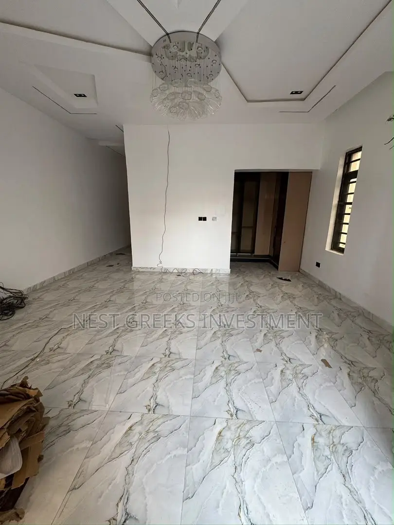 5bdrm Duplex in Adeniyi Jones for sale