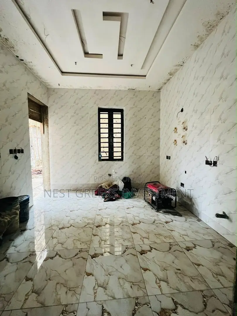 5bdrm Duplex in Adeniyi Jones for sale
