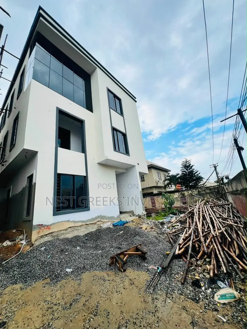 5bdrm Duplex in Adeniyi Jones for sale