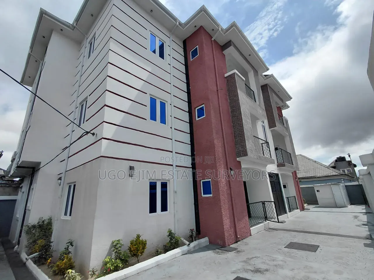 2bdrm Block of Flats in Port-Harcourt for sale