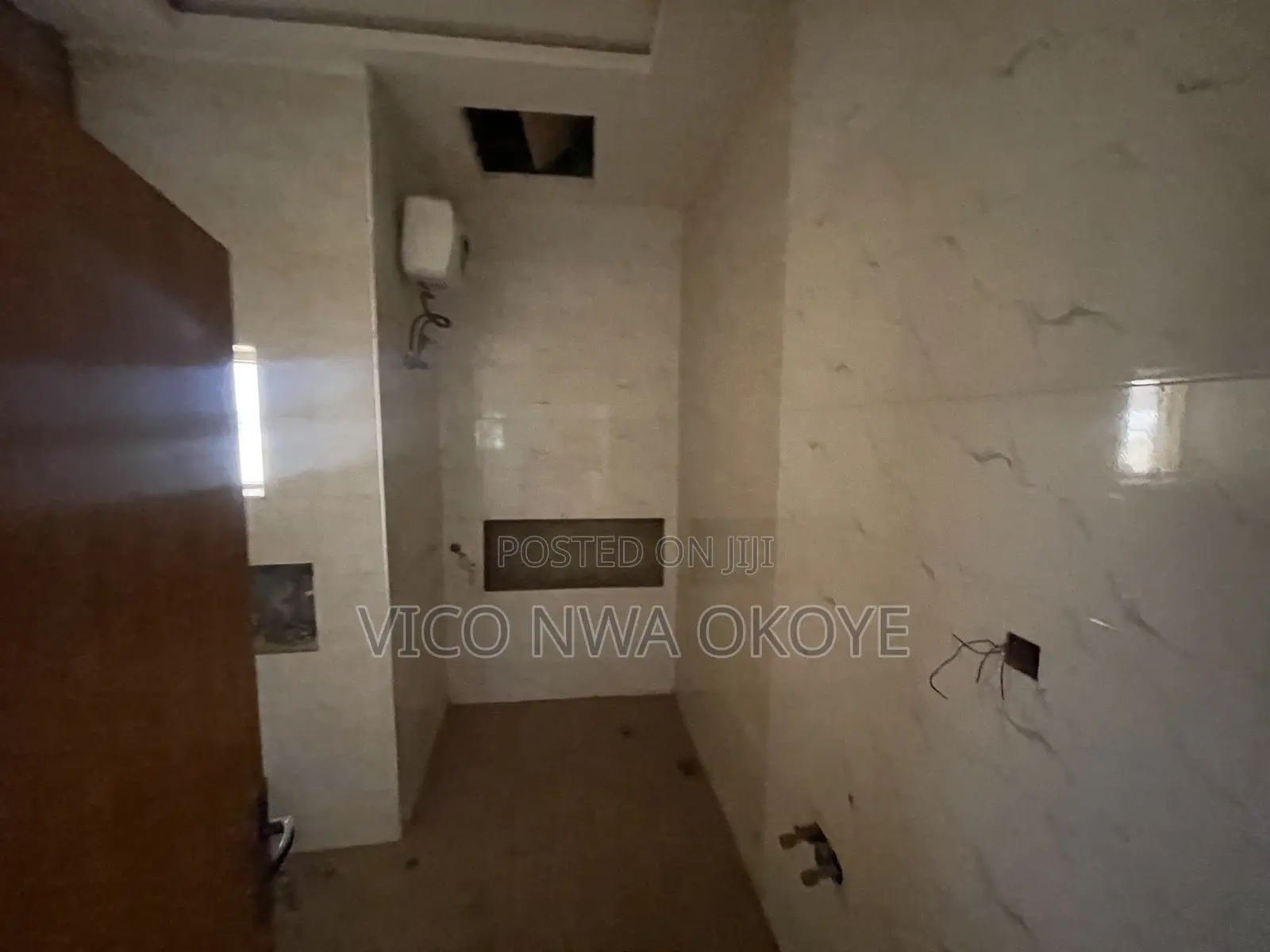 6bdrm Duplex in Ochacho Estate, Life Camp for sale