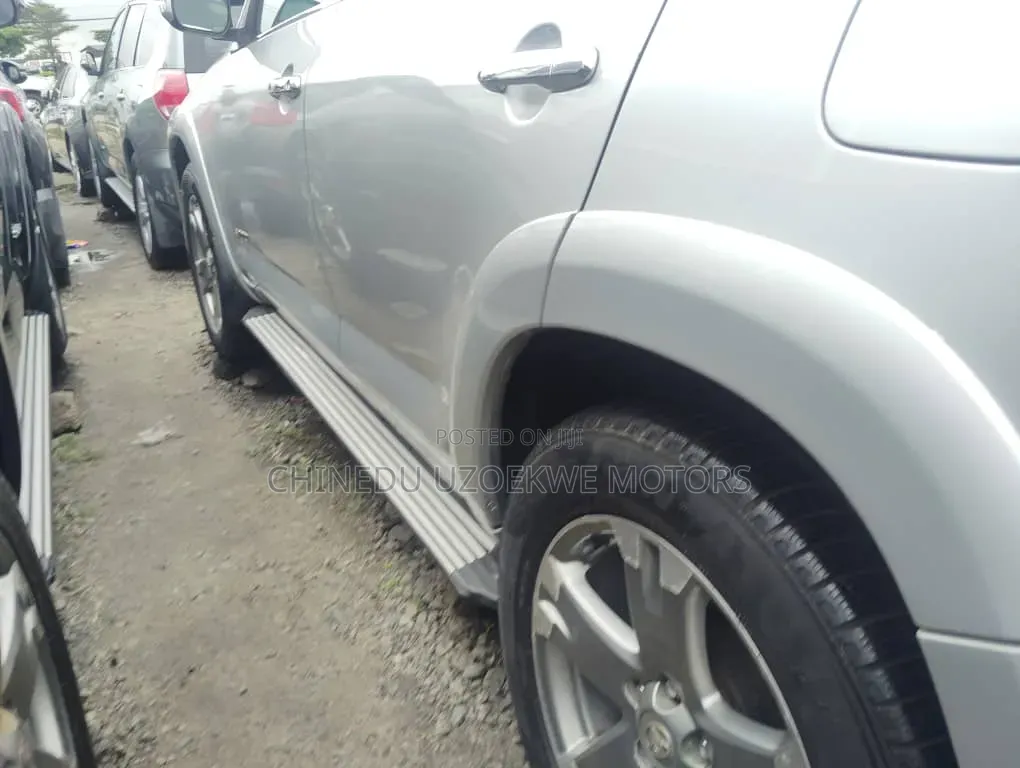 Toyota RAV4 2011 Silver