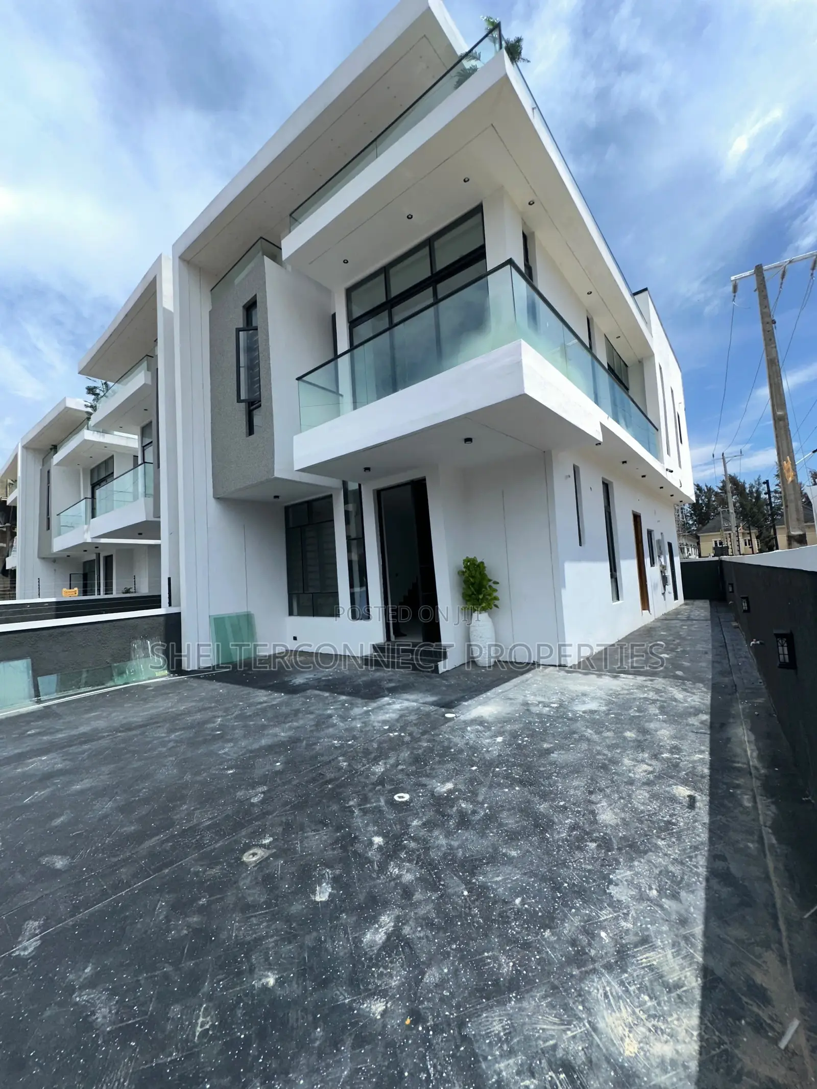 4bdrm Duplex in Ikota Gra Lekki for rent