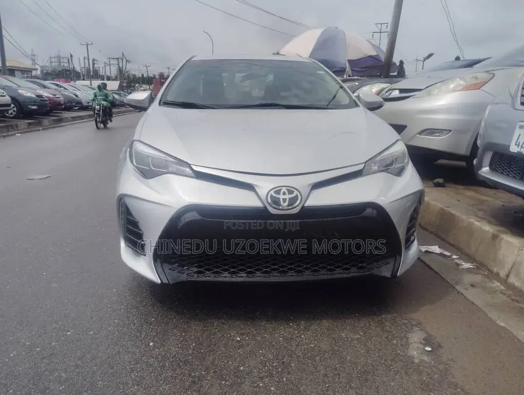 Toyota Corolla 2018 Silver