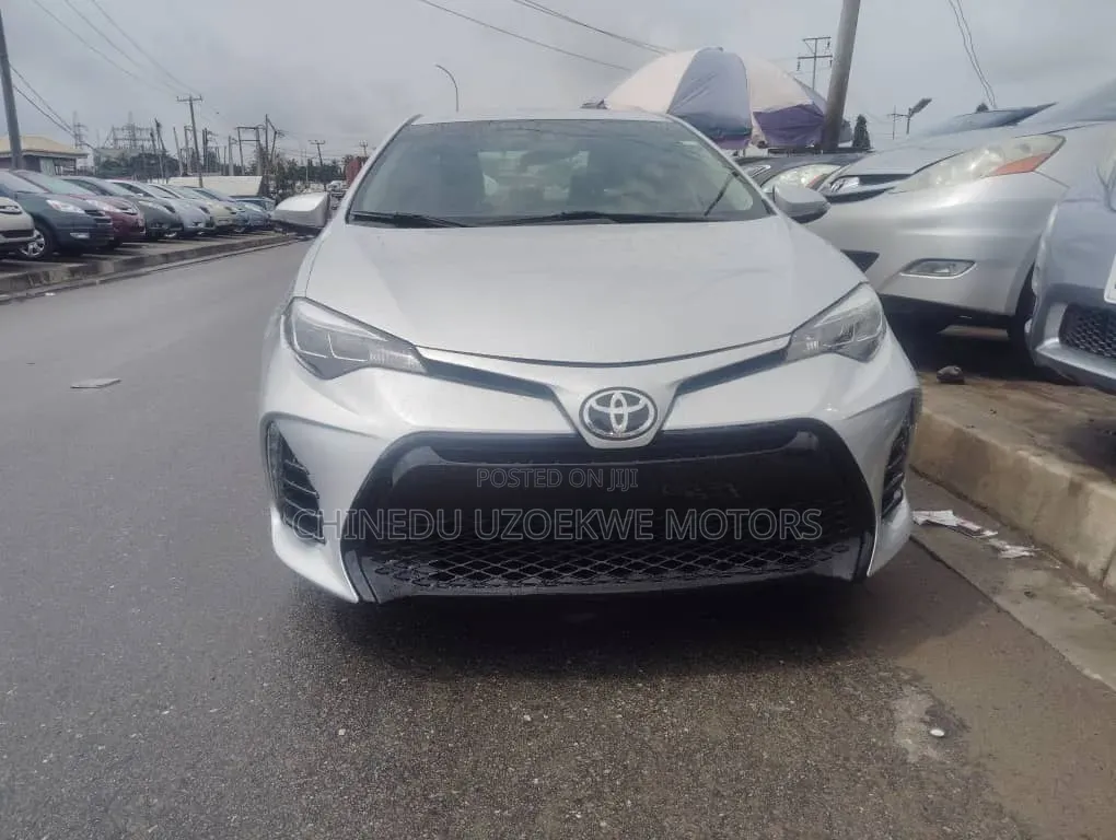 Toyota Corolla 2018 Silver