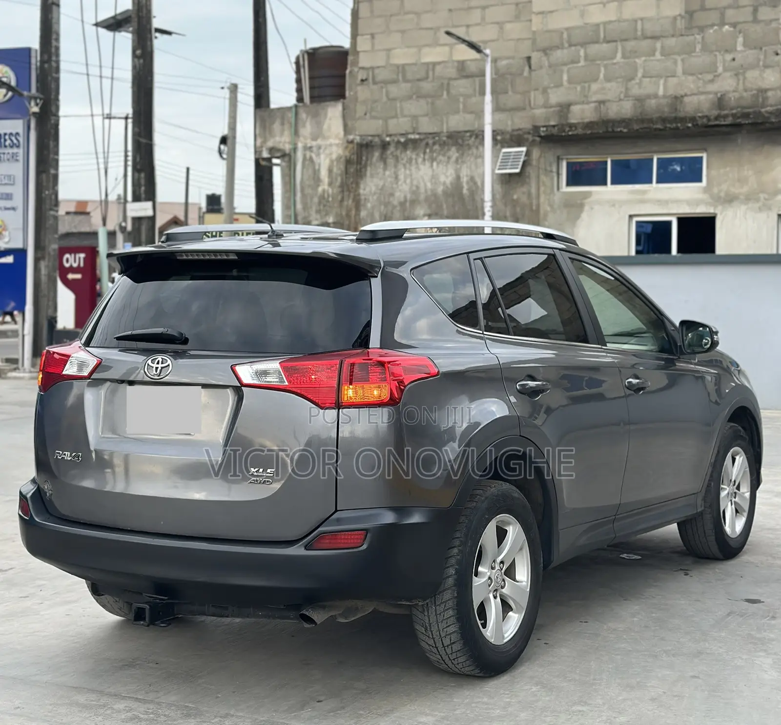 Toyota RAV4 XLE AWD (2.5L 4cyl 6A) 2013 Gray