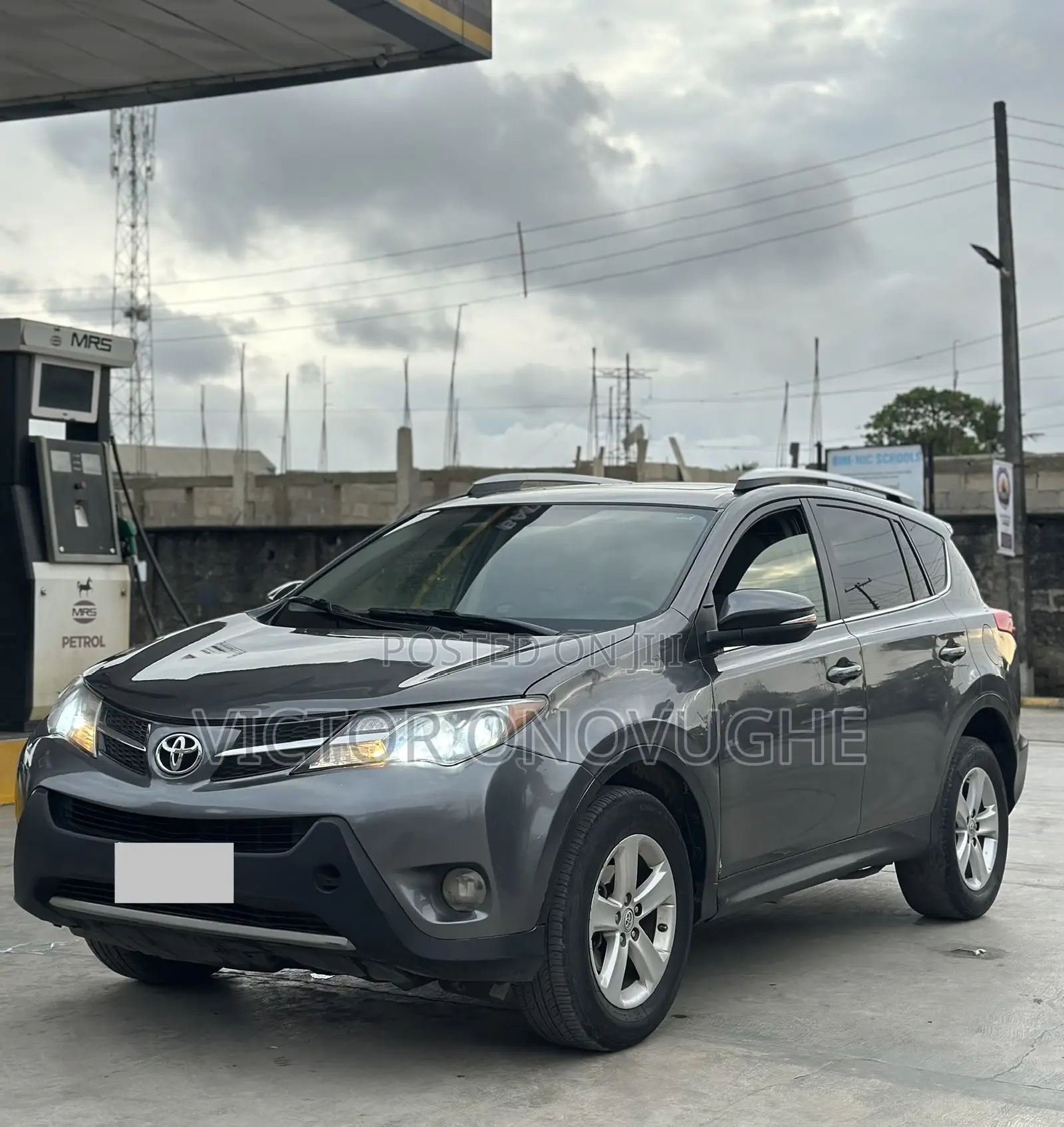 Toyota RAV4 XLE AWD (2.5L 4cyl 6A) 2013 Gray