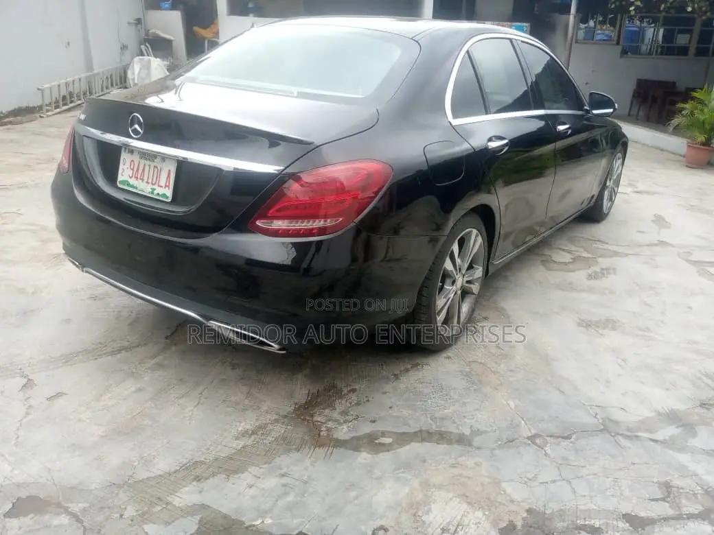 Mercedes-Benz C300 2015 Black