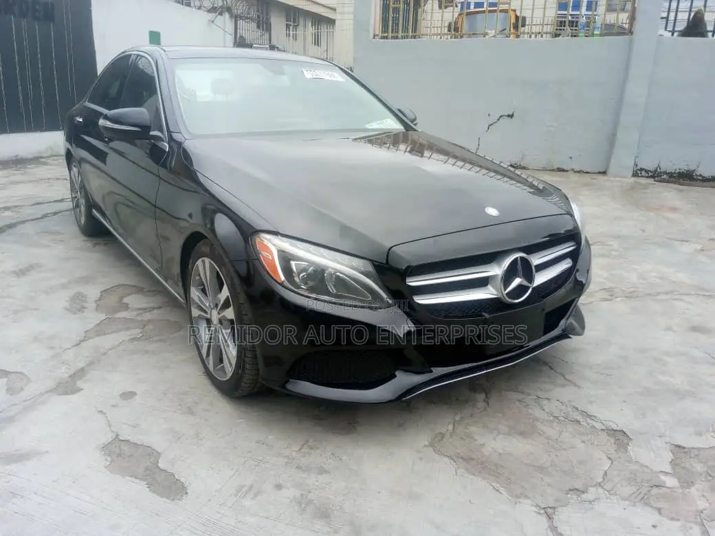 Mercedes-Benz C300 2015 Black