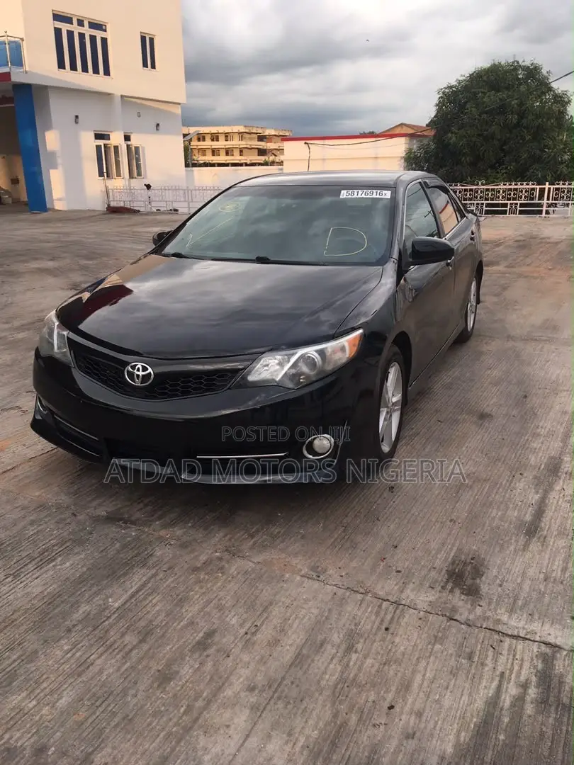 Toyota Camry SE 4dr Sedan (2.5L 4cyl 6A) 2014 Black