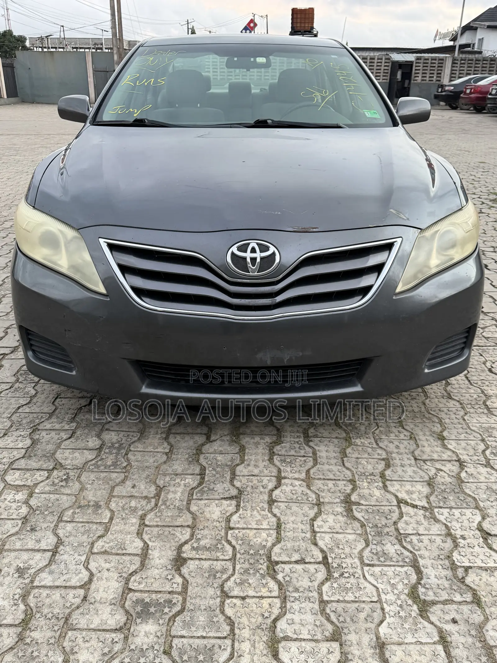 Toyota Camry LE 4dr Sedan (2.5L 4cyl 6AM) 2010 Gray